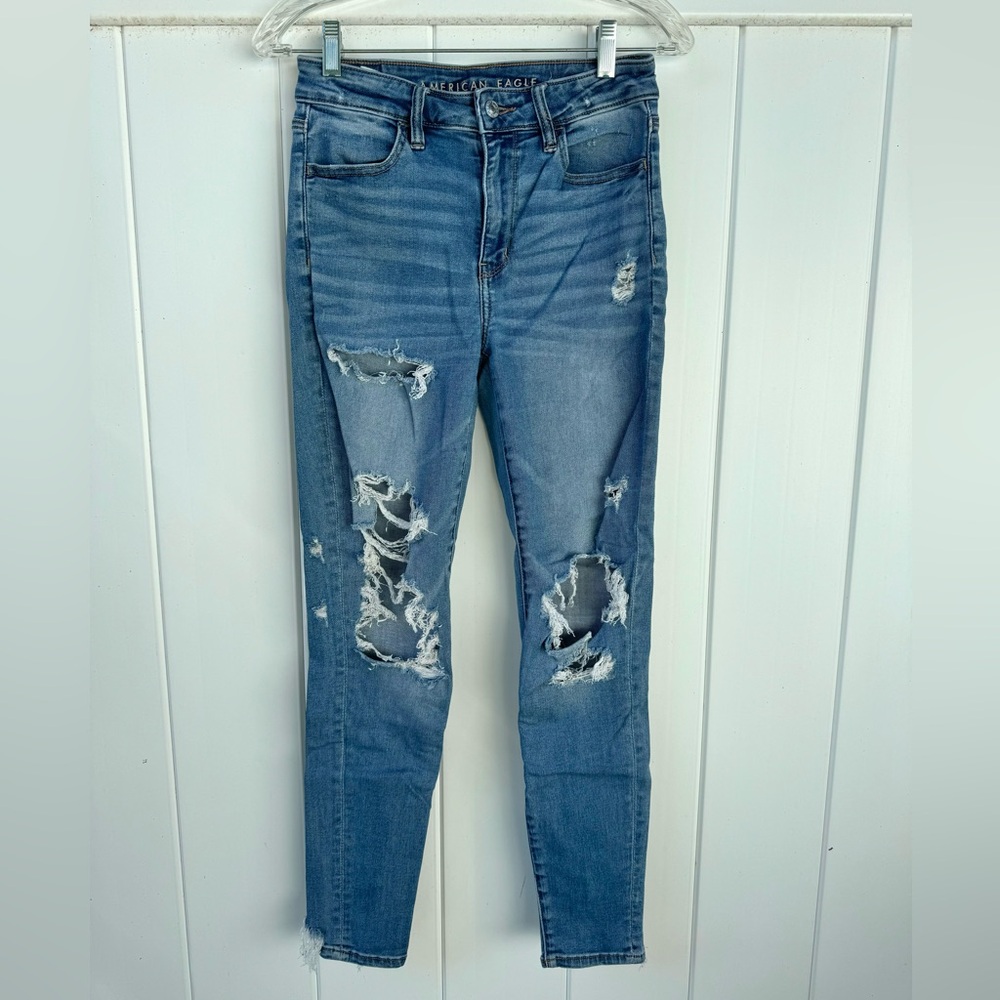 American Eagle size 4 Super High Rise Jeggings distressed
